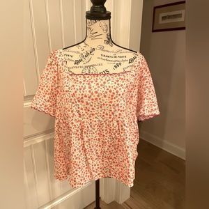 Super cute flowered blouse